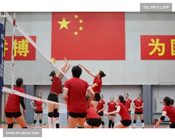 副攻拦网技术在排球中至关重要 移动取位成为训练关键要素